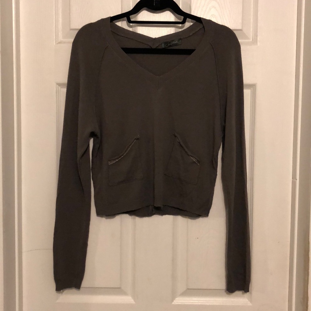 Double v crop sweater